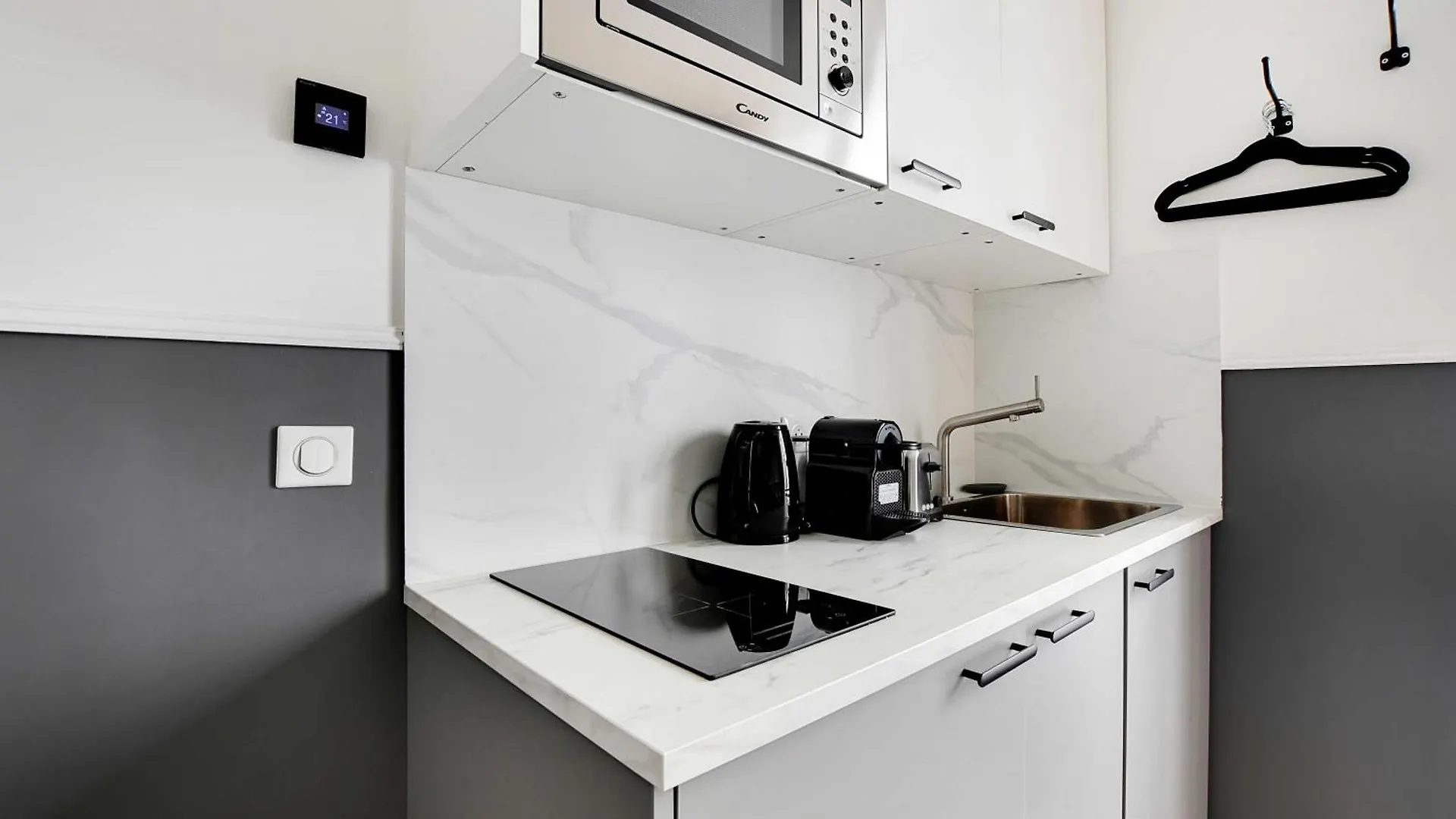 Modern For 2p With A-c - Near Montmartre Parijs